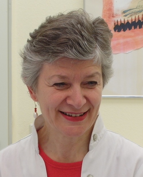 Dr. Annette Zimmer